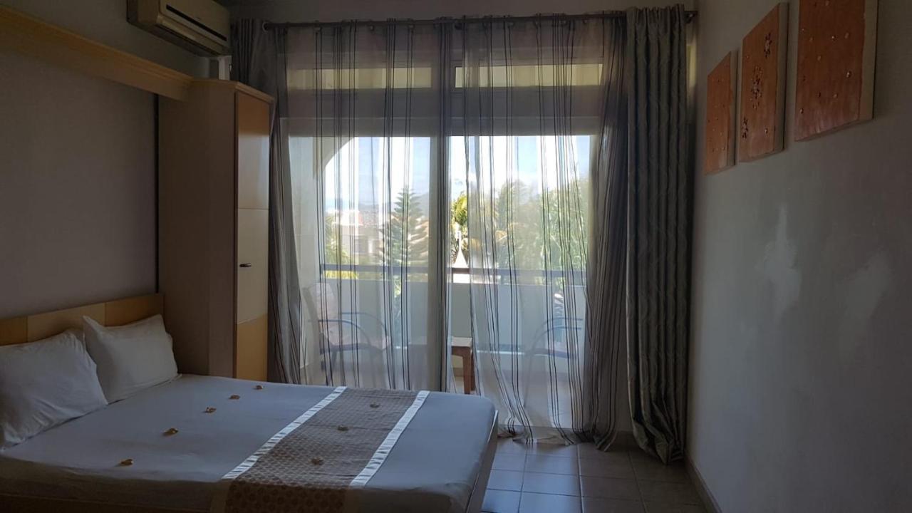 West Coast View Studios & Appartment Flic-en-Flacq Екстериор снимка